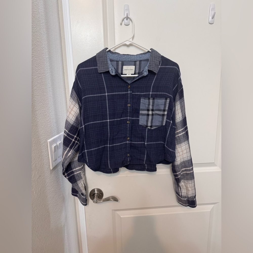 American Eagle Blue Plaid Long Sleeve Top